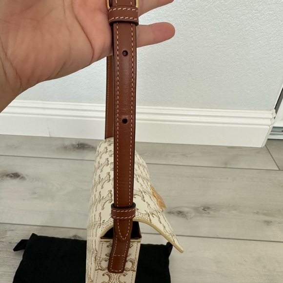 Celine SHOULDER BAG CLAUDE IN TRIOMPHE CANVAS AND CALFSKIN - Picture 7 of 9